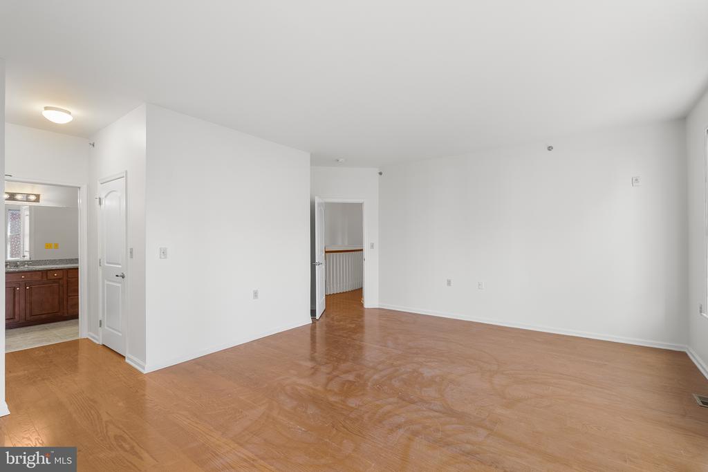 133 N Bread St #E3