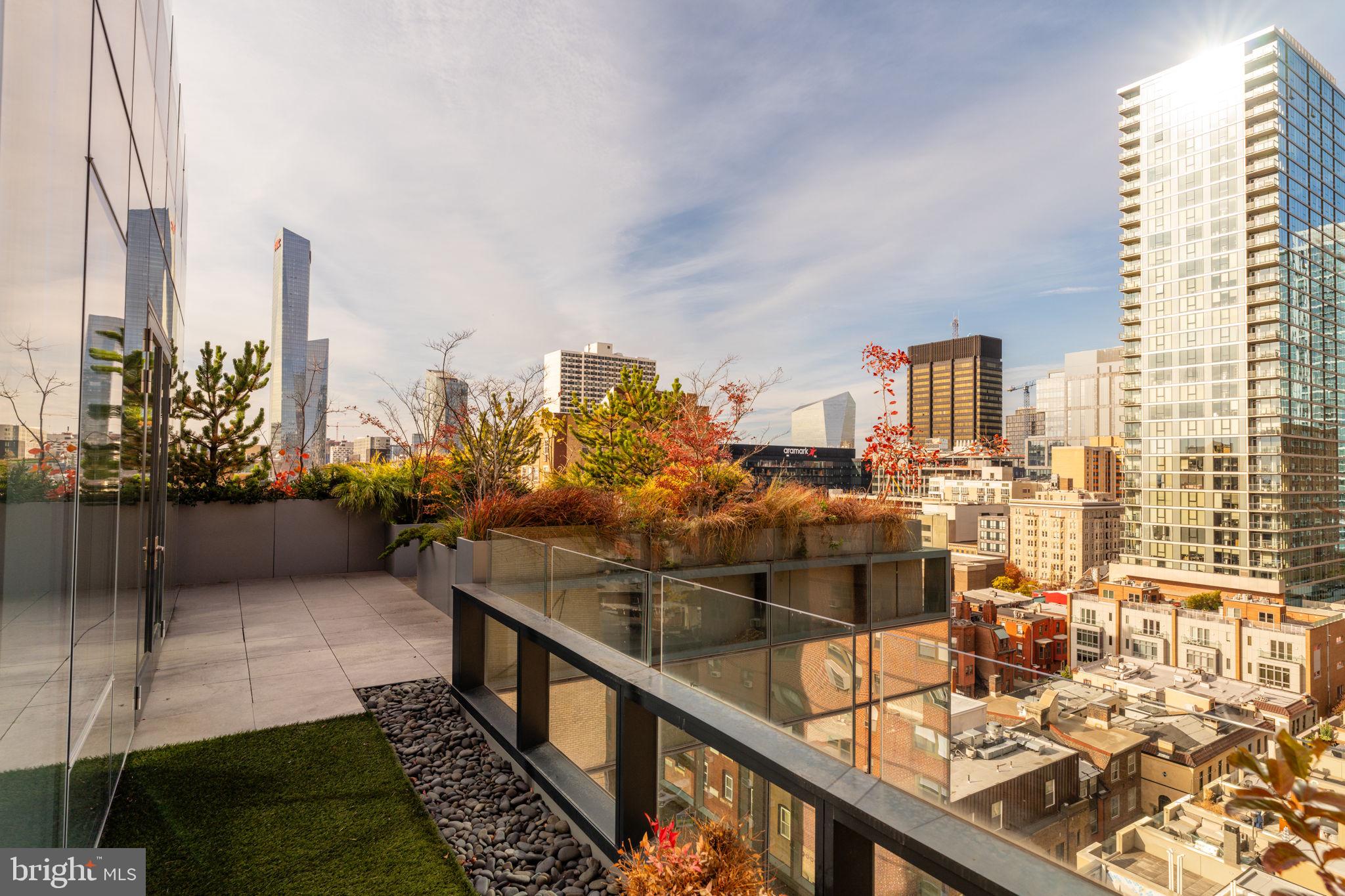 2108-10 WALNUT ST #PH