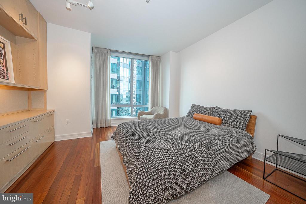 1414 S Penn Sq #23h