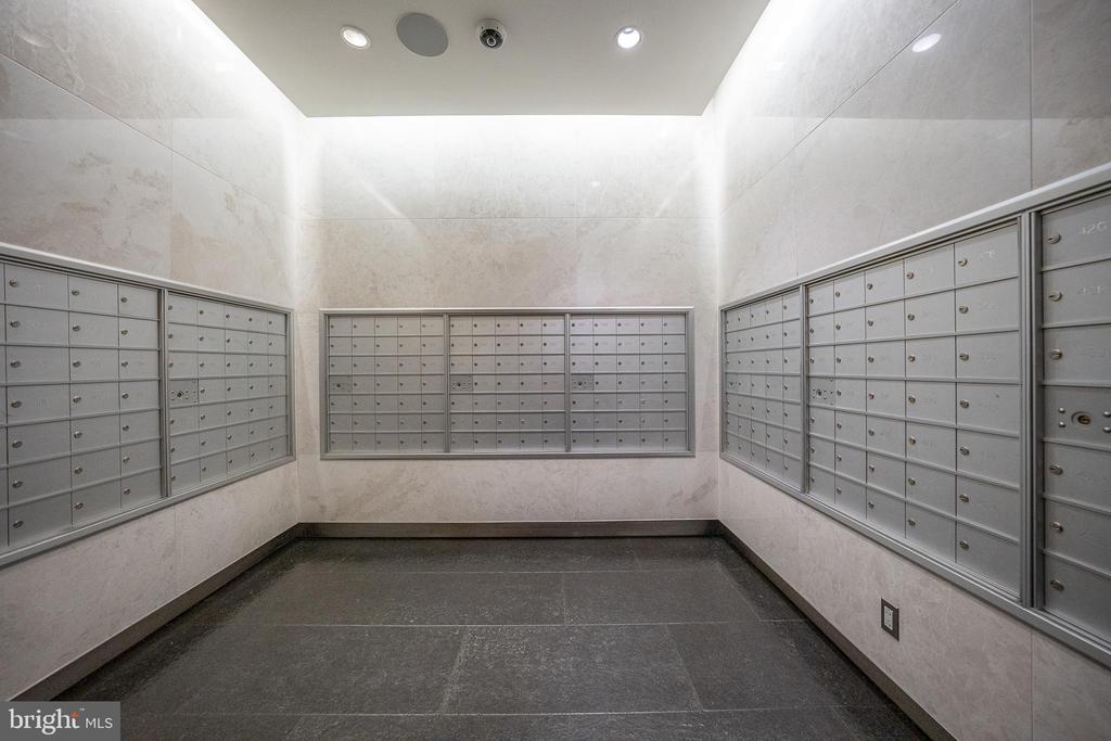 1414 S Penn Sq #23h