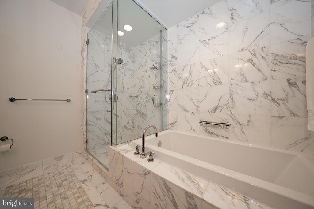 1414 S Penn Sq #23h