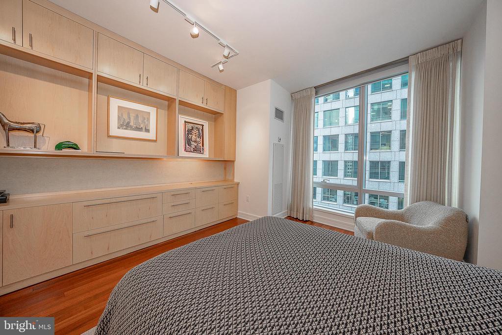 1414 S Penn Sq #23h