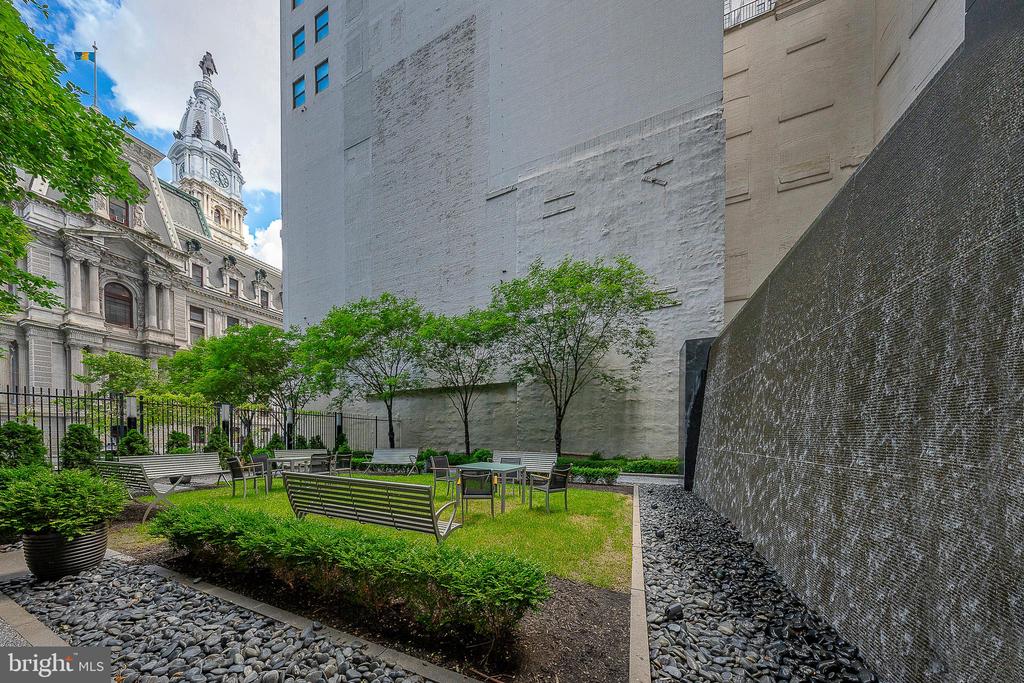 1414 S Penn Sq #23h