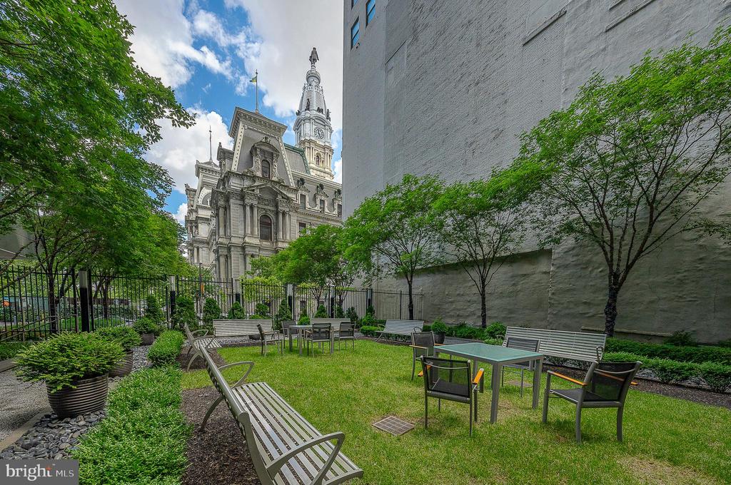 1414 S Penn Sq #23h
