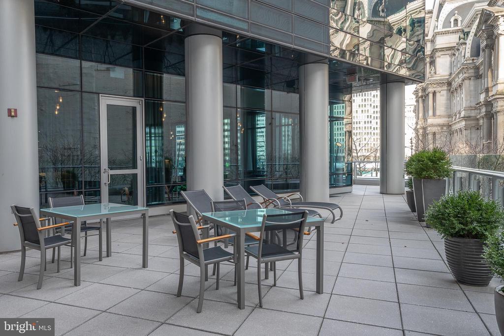 1414 S Penn Sq #23h