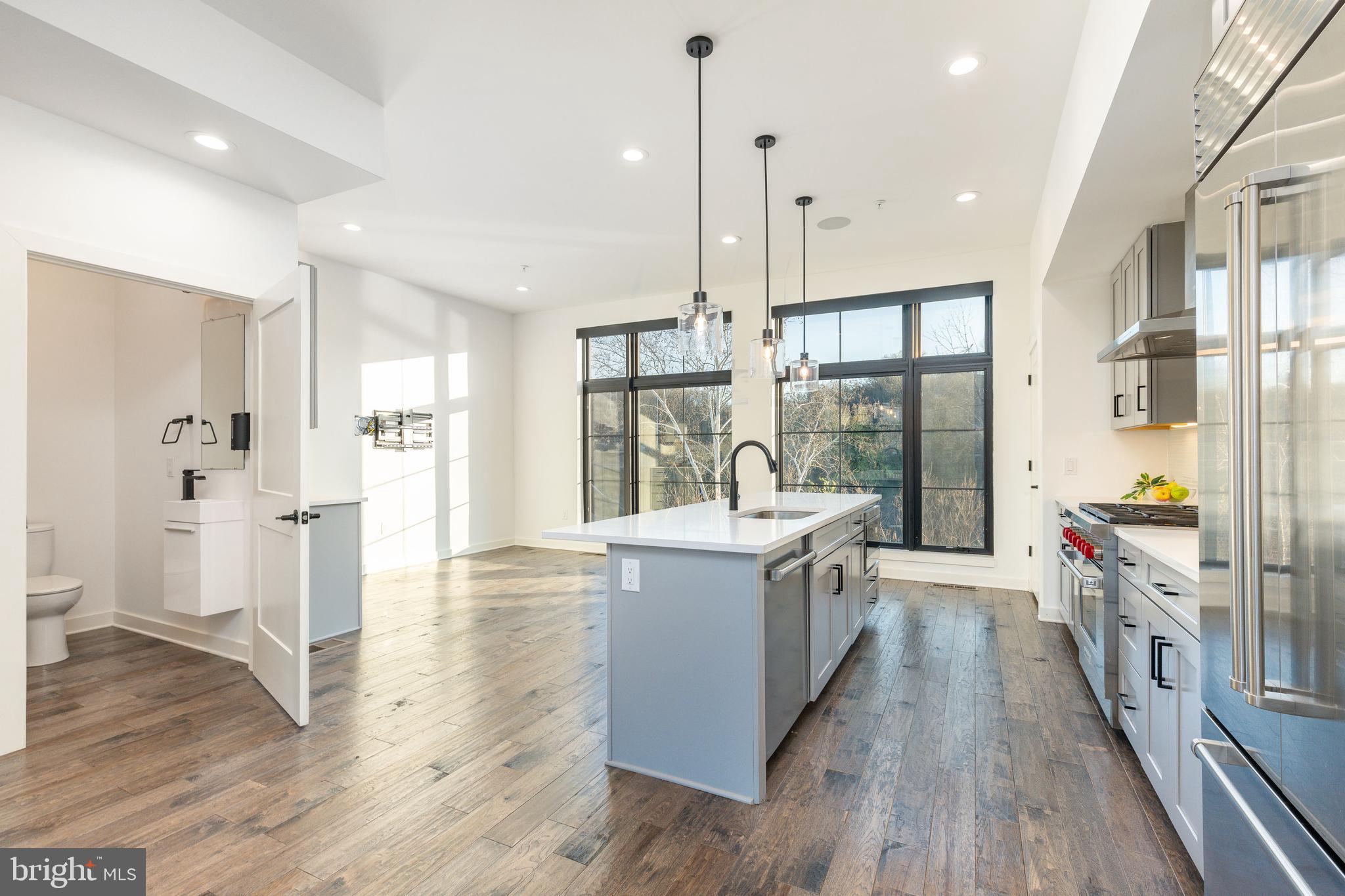 4523 RIVERSIDE WAY