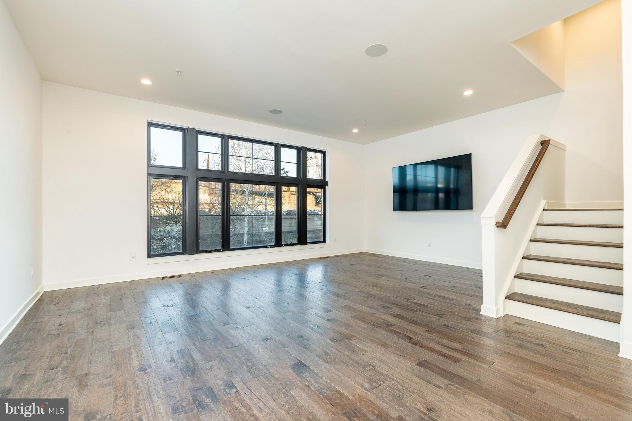 4523 RIVERSIDE WAY