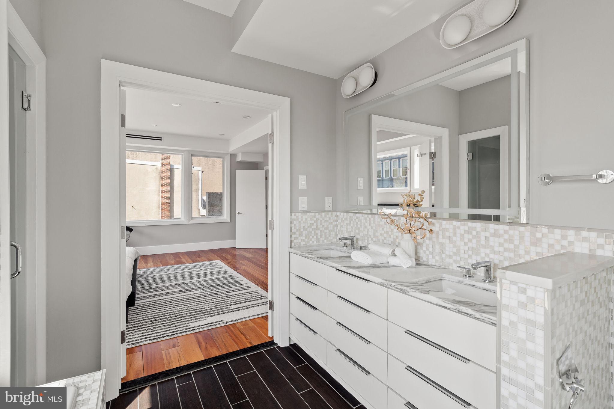 519 BAINBRIDGE STREET A