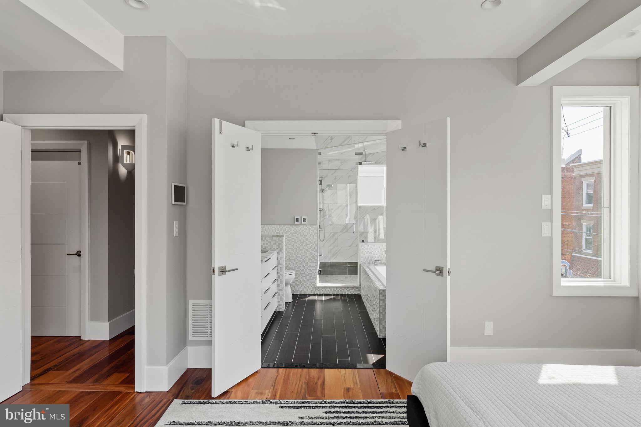 519 BAINBRIDGE STREET A