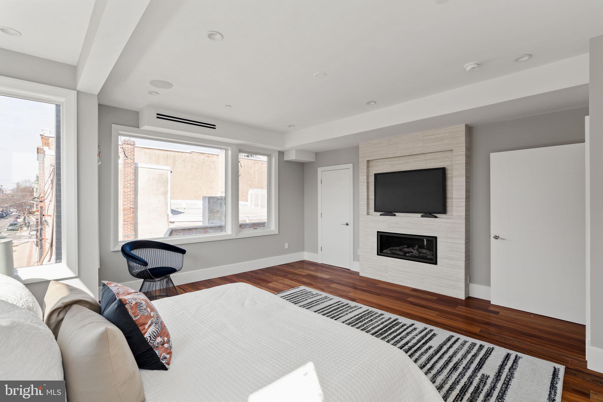 519 BAINBRIDGE STREET A