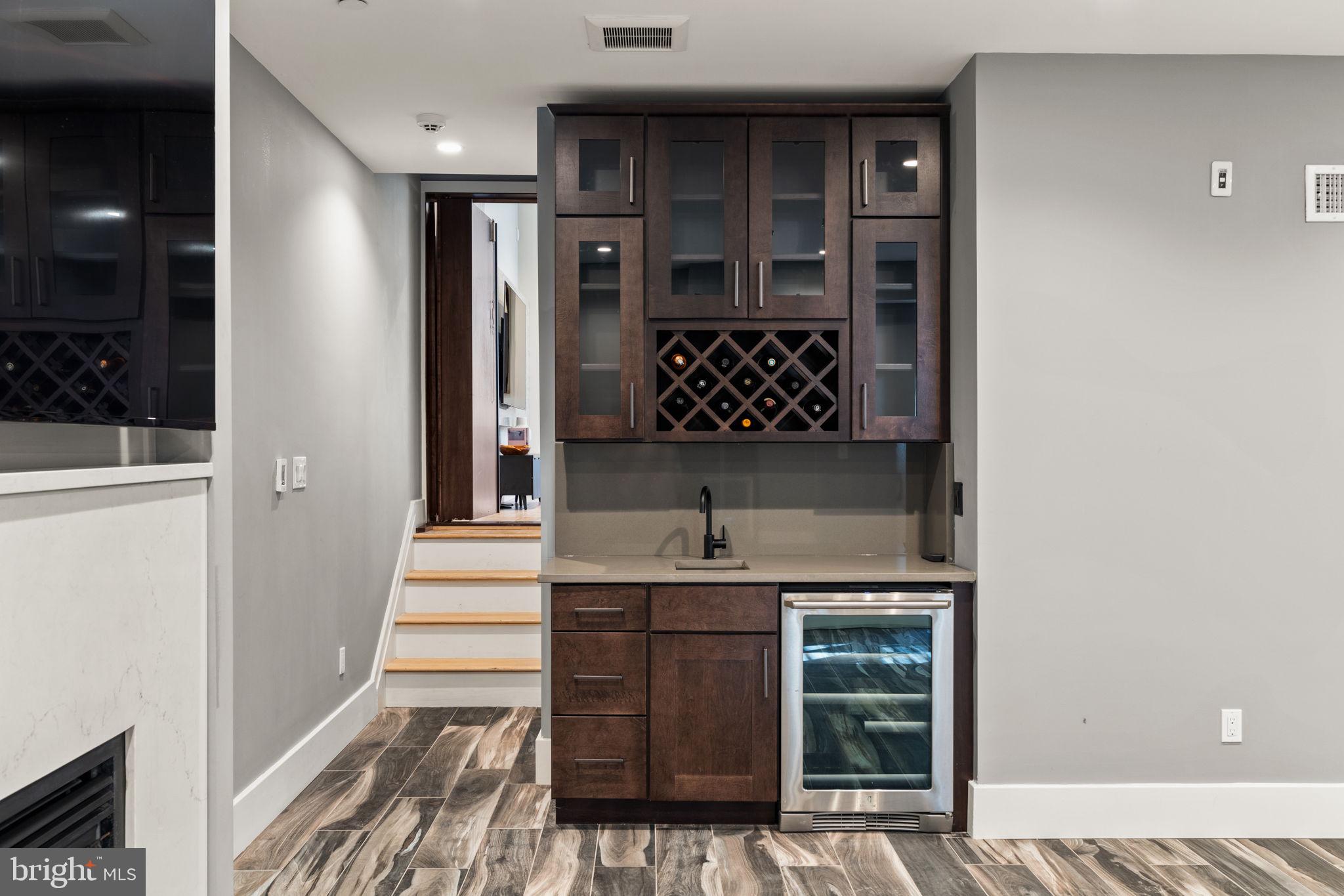 519 BAINBRIDGE STREET A