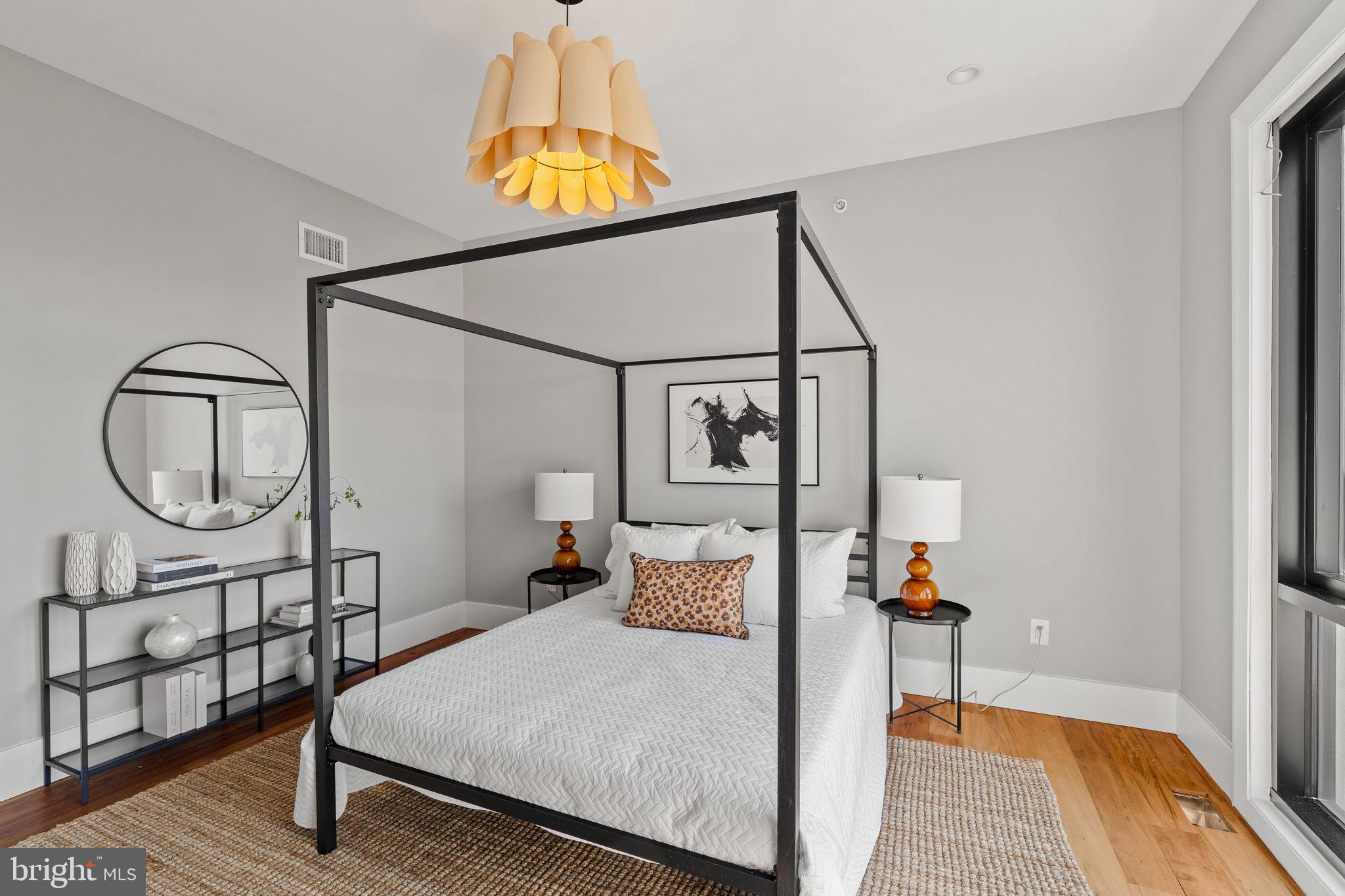 519 BAINBRIDGE STREET A