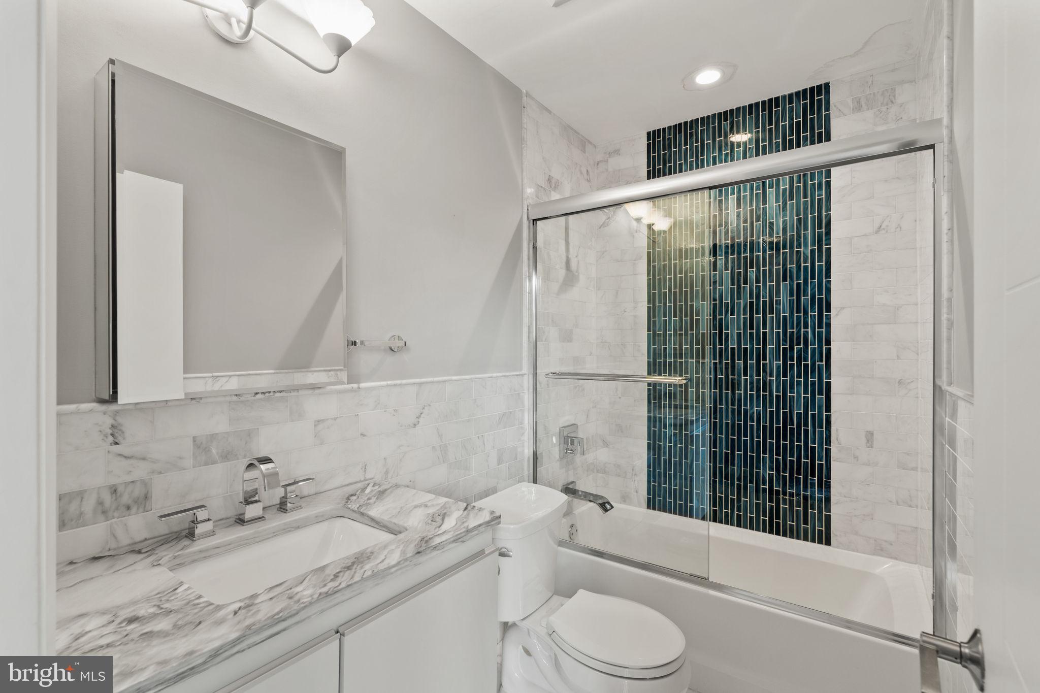 519 BAINBRIDGE STREET A