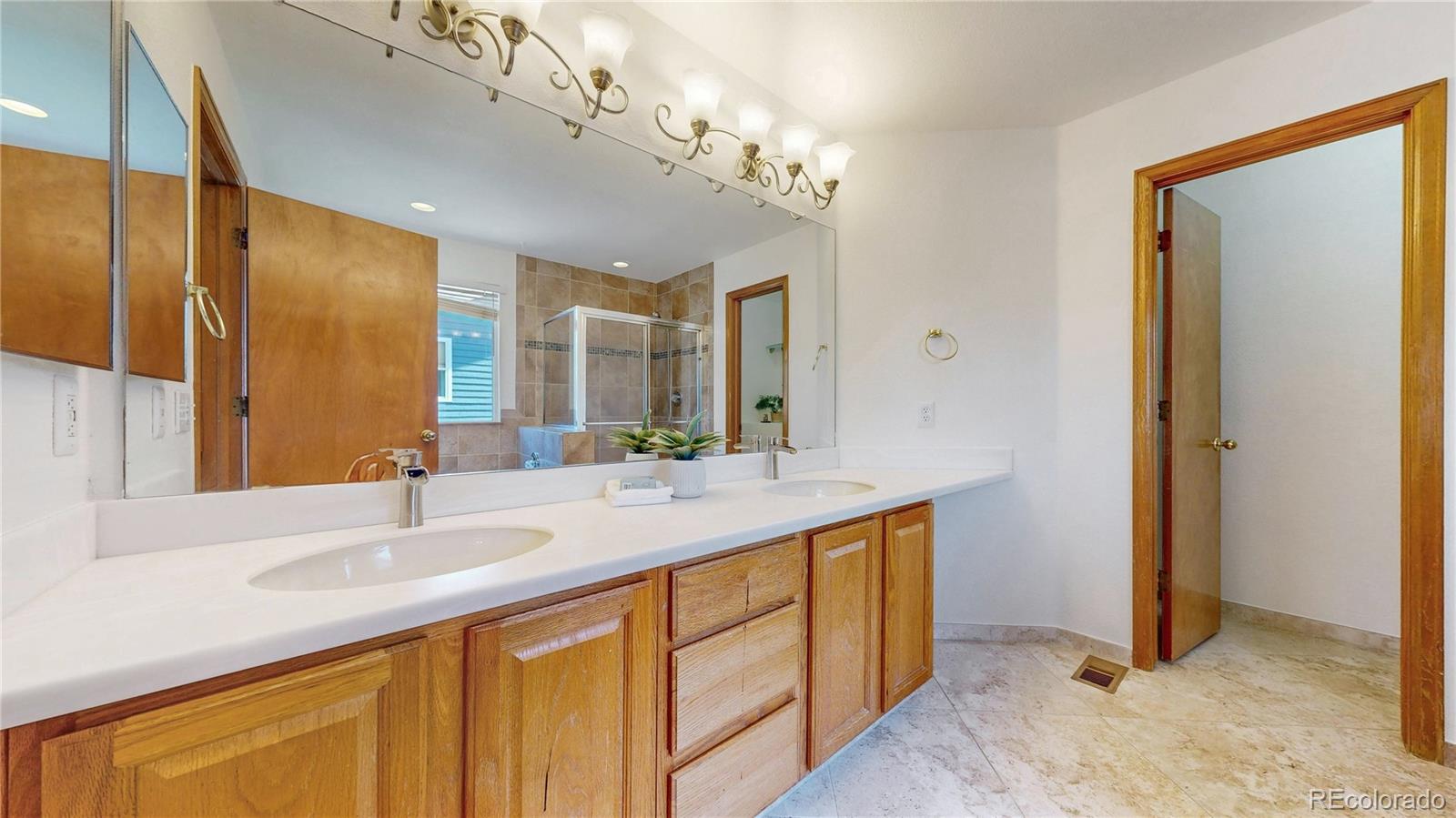 1619 Hemlock Way