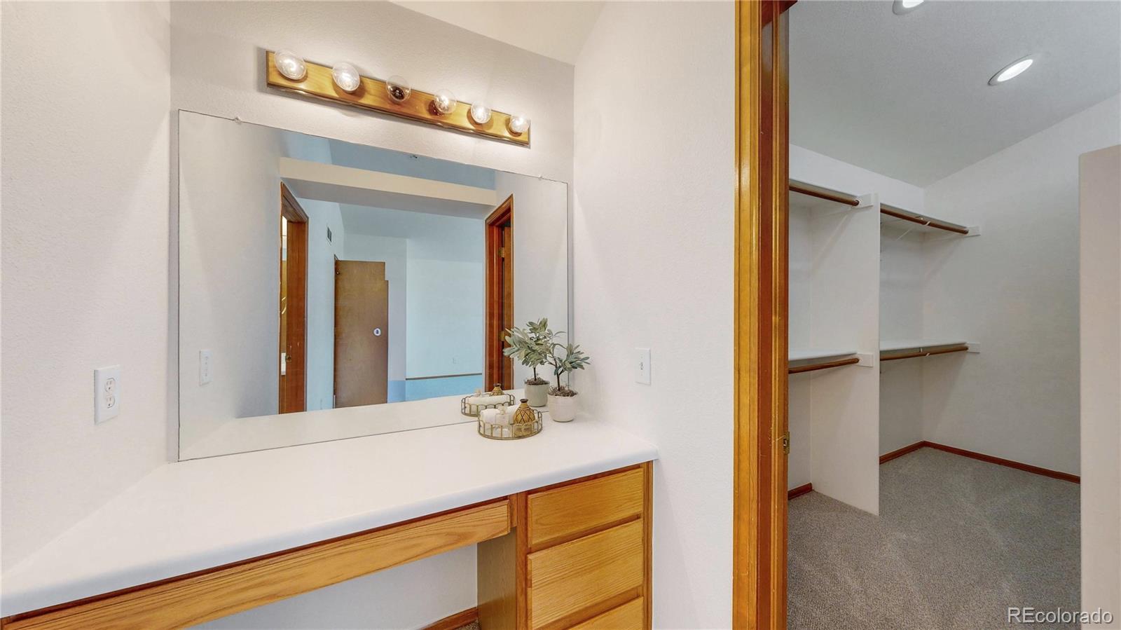 1619 Hemlock Way