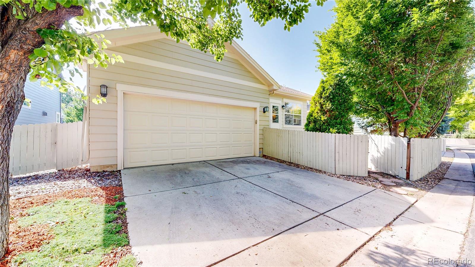 14230 Lakeview Lane