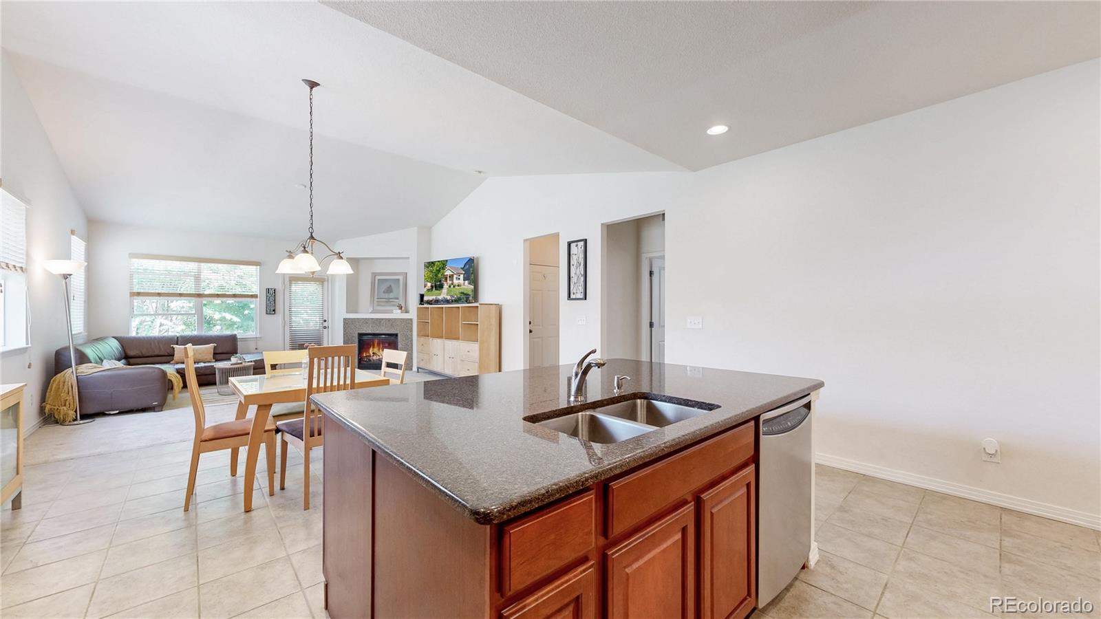 14230 Lakeview Lane