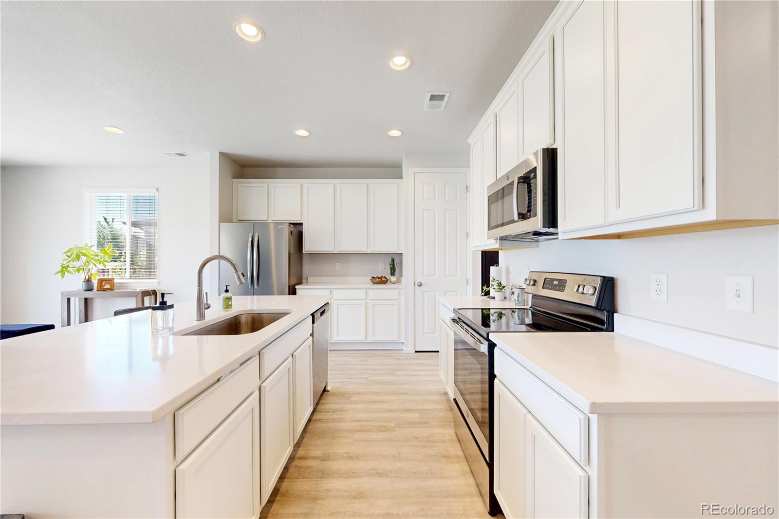 6190 Bauer Court