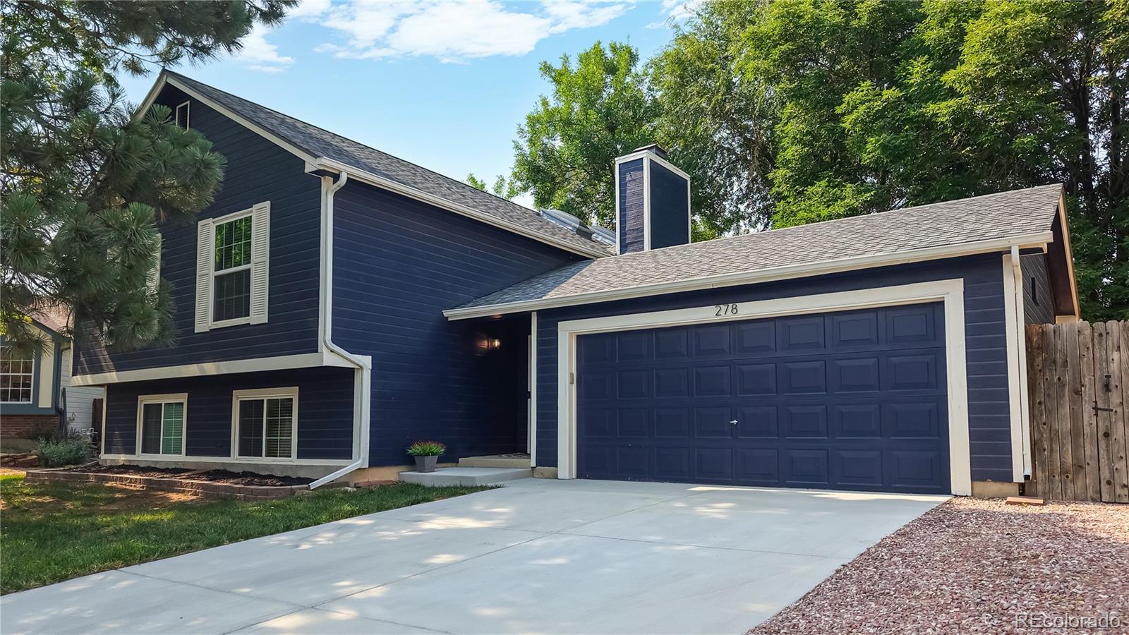 278 E Greenway Circle