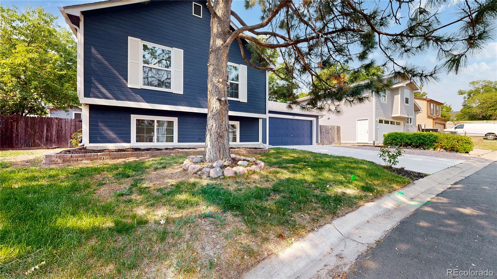278 E Greenway Circle
