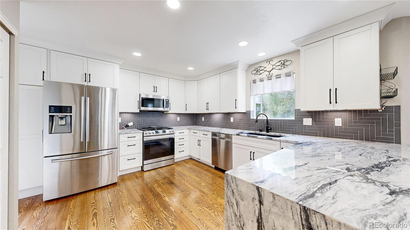 712 Pendleton Avenue