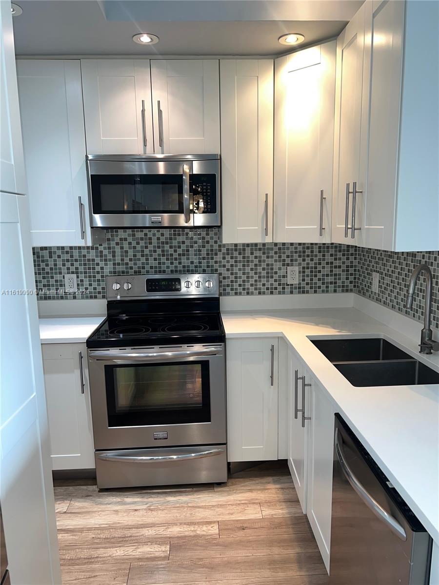 401 Golden Isles Dr # 1106