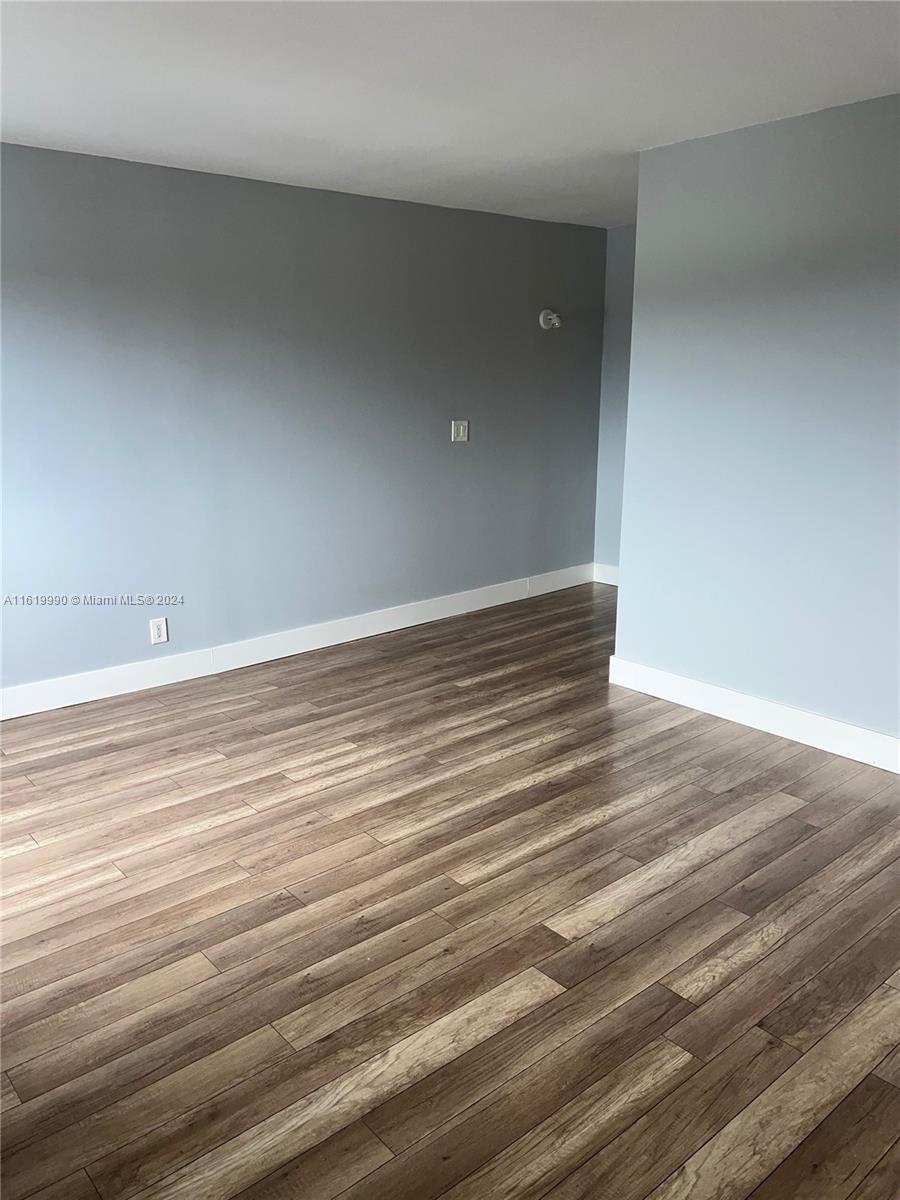 401 Golden Isles Dr # 1106