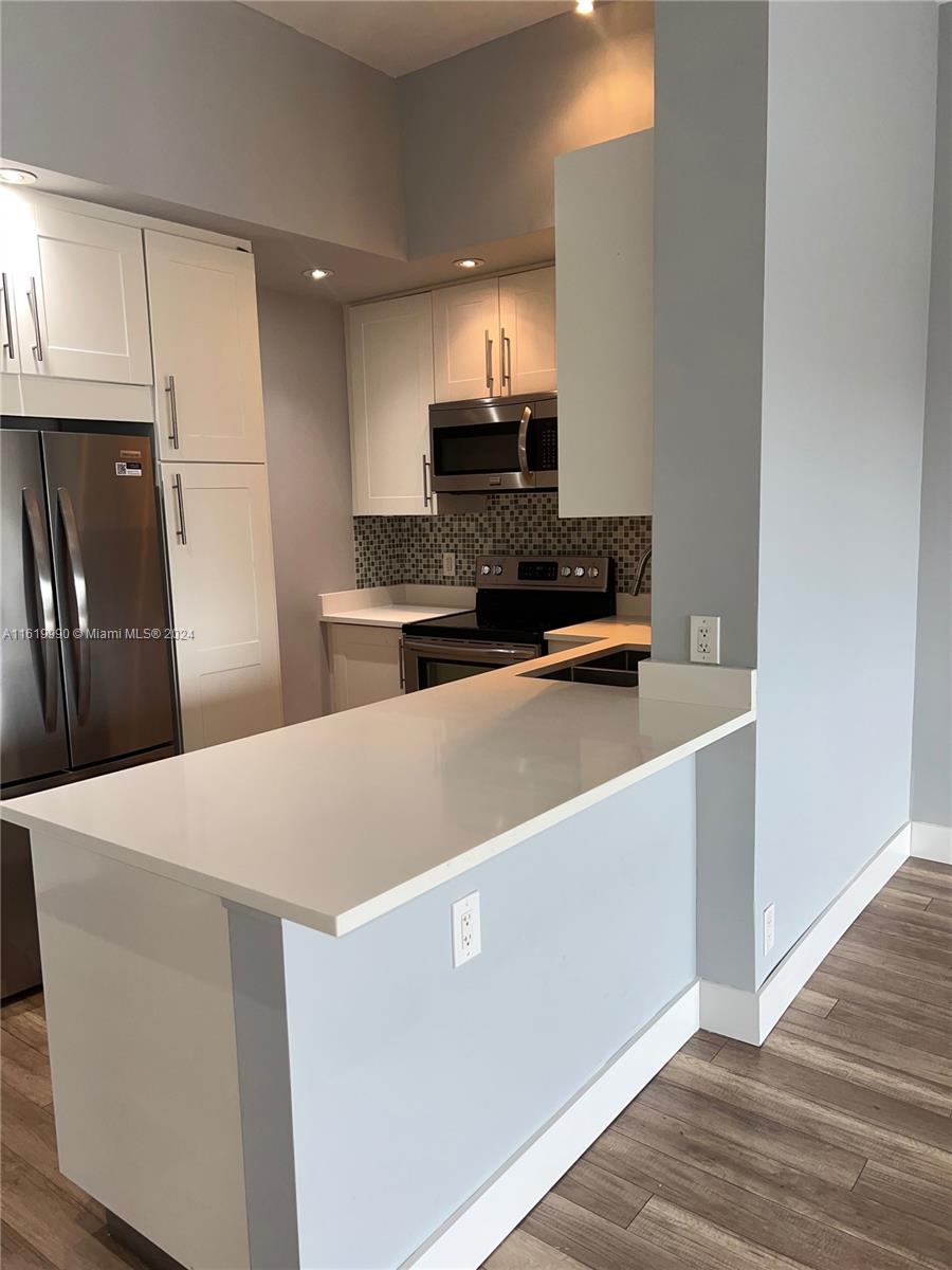 401 Golden Isles Dr # 1106