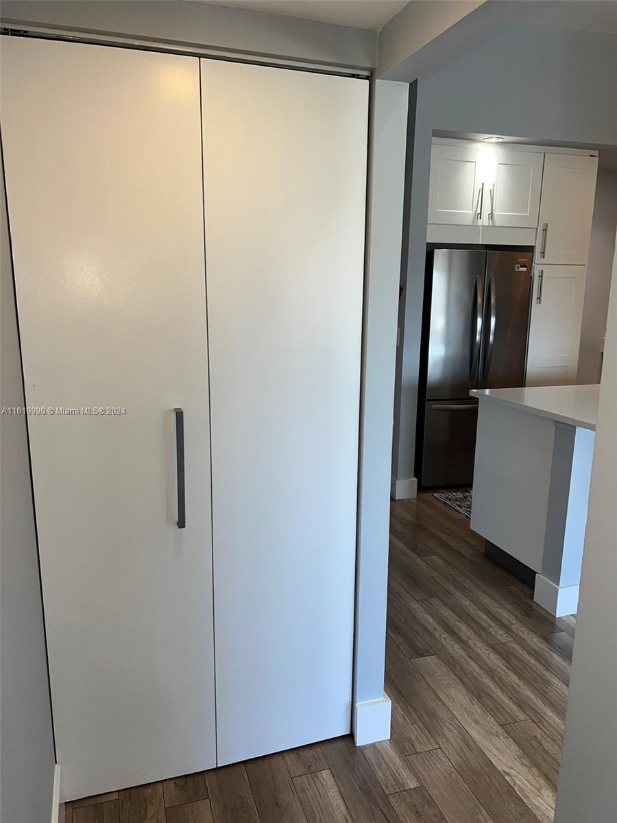 401 Golden Isles Dr # 1106