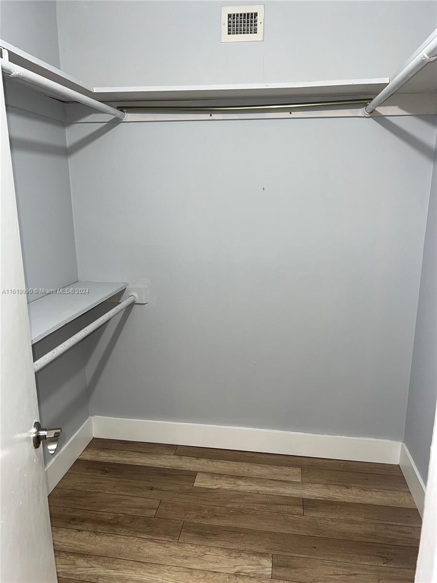 401 Golden Isles Dr # 1106