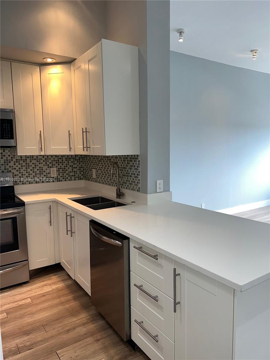 401 Golden Isles Dr # 1106