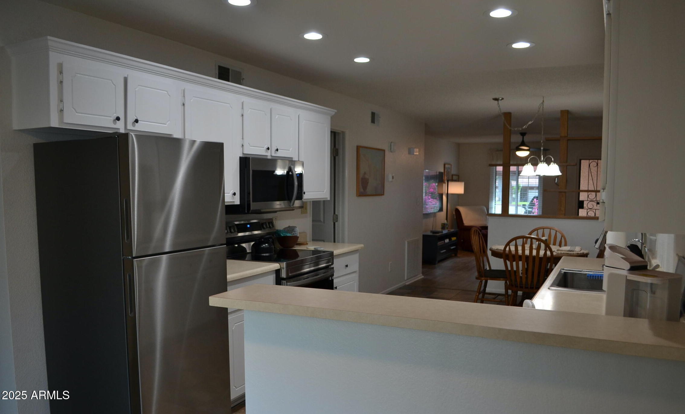 455 S DELAWARE Drive Unit: 179