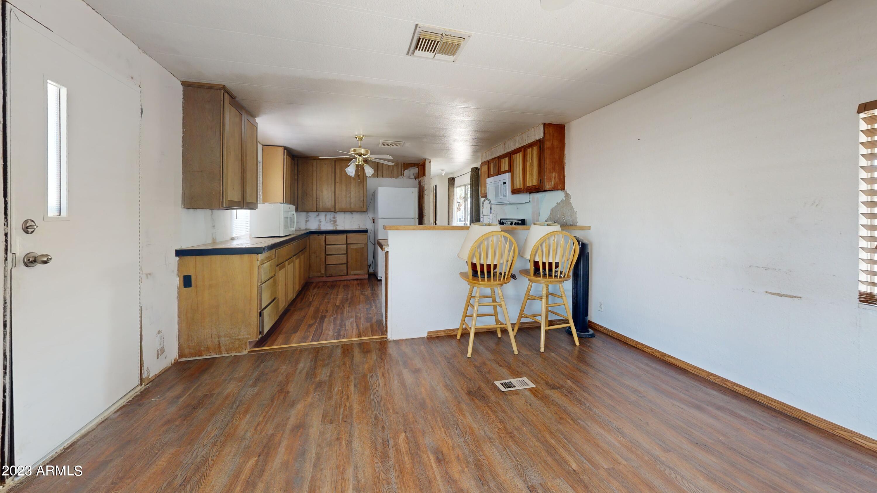 2503 W TEPEE Street