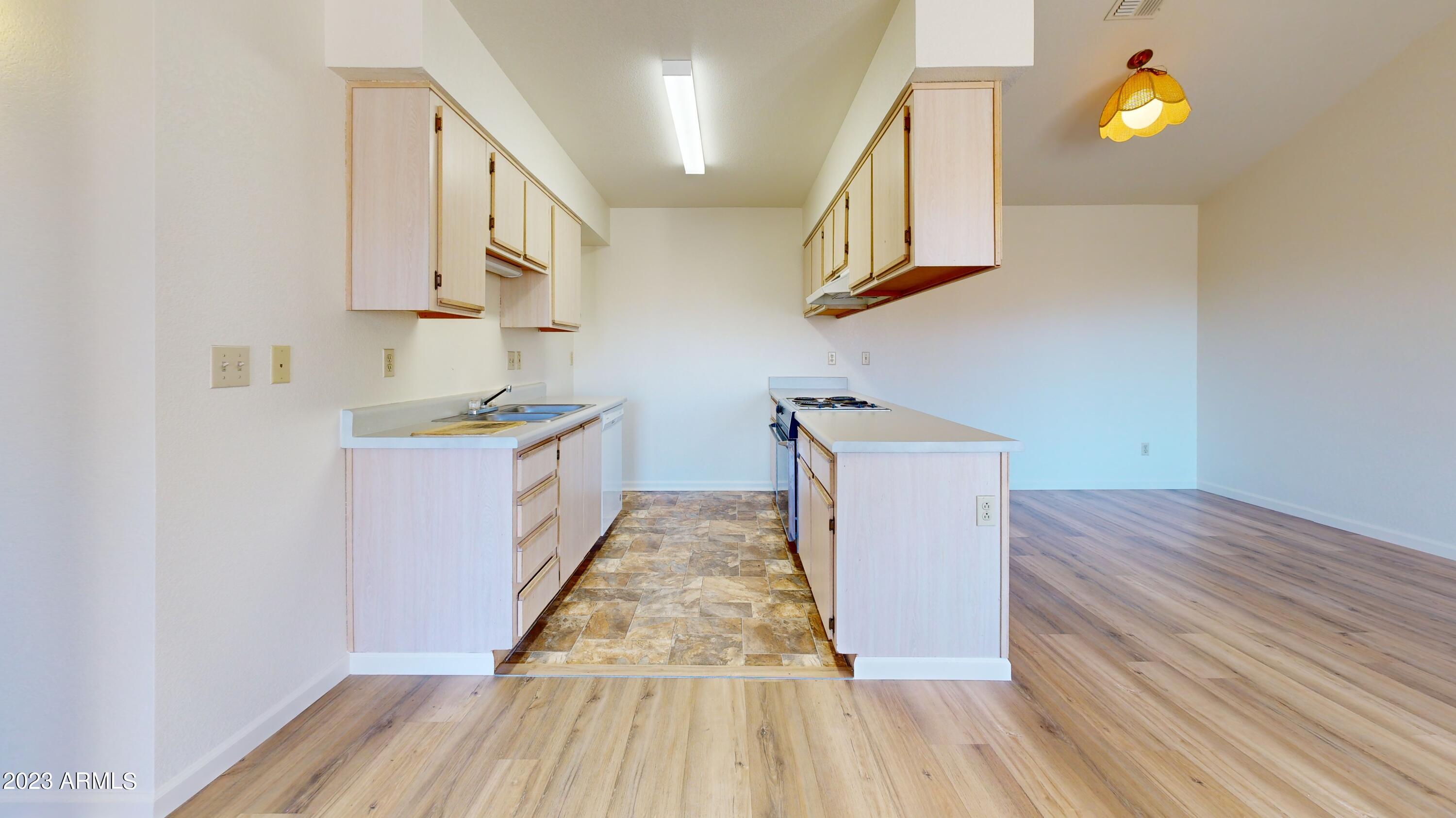 1440 N IDAHO Road Unit: 2062