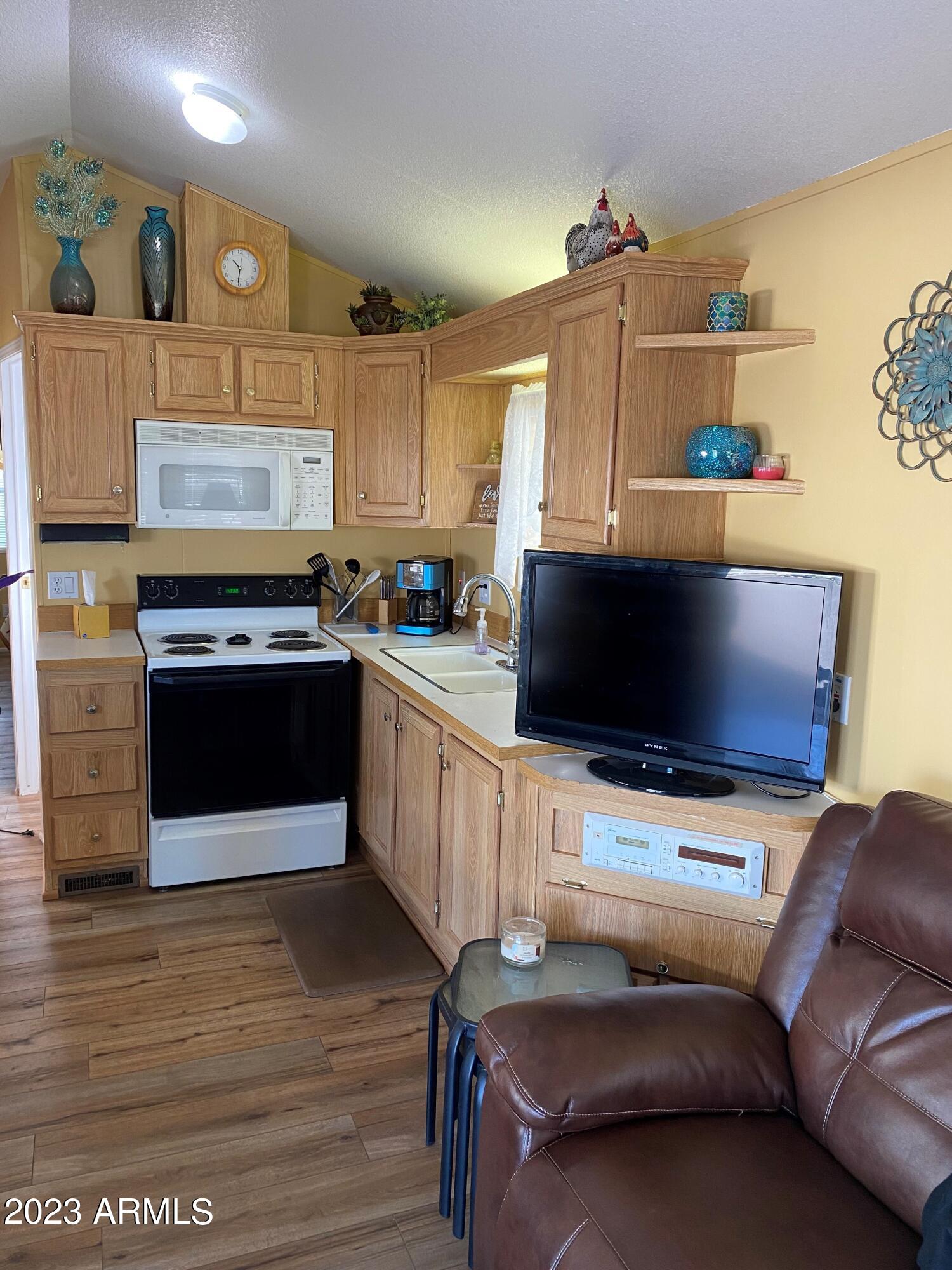 999 W Broadway Avenue Unit: B40