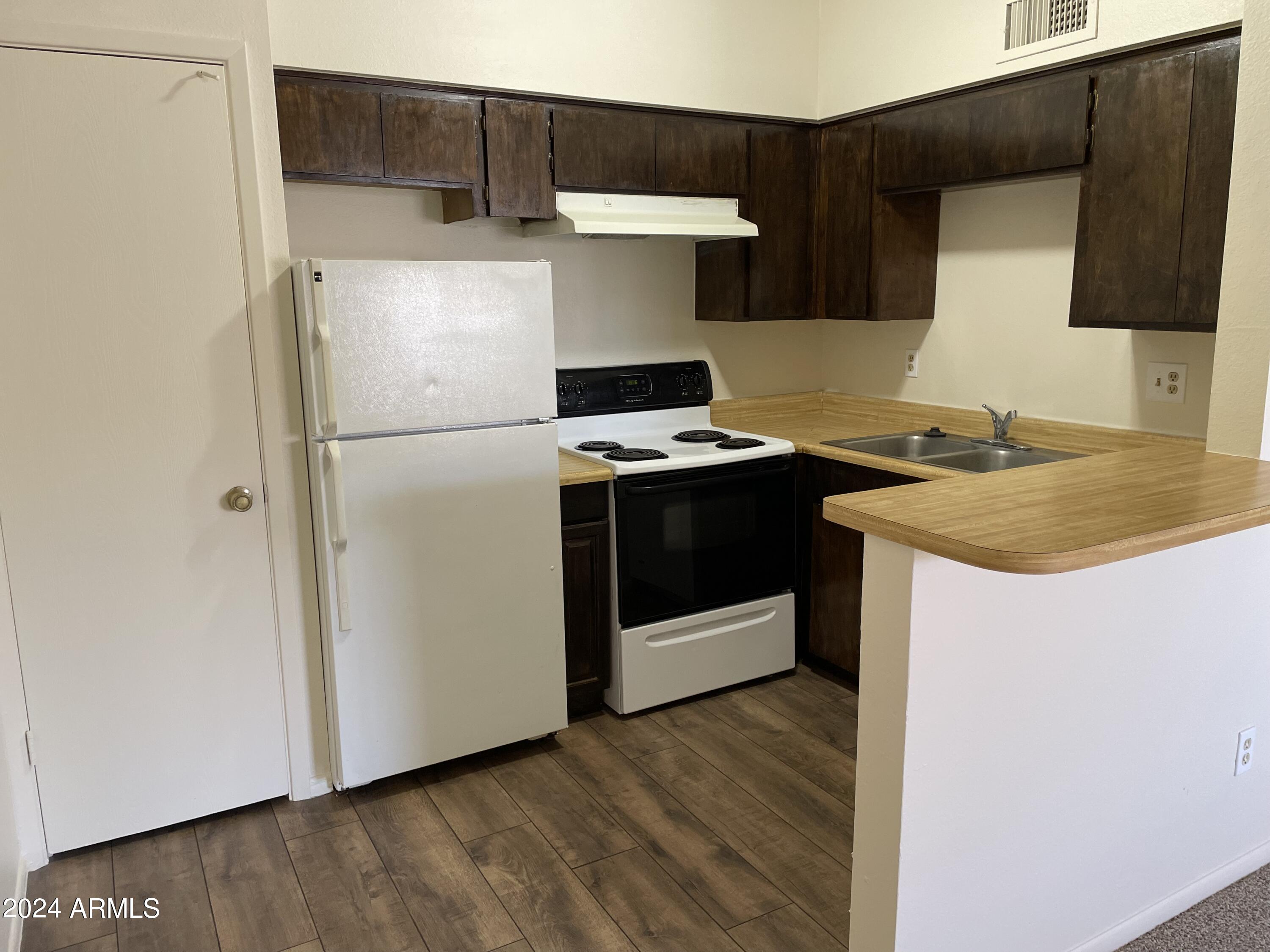 585 W 20TH Avenue # 4