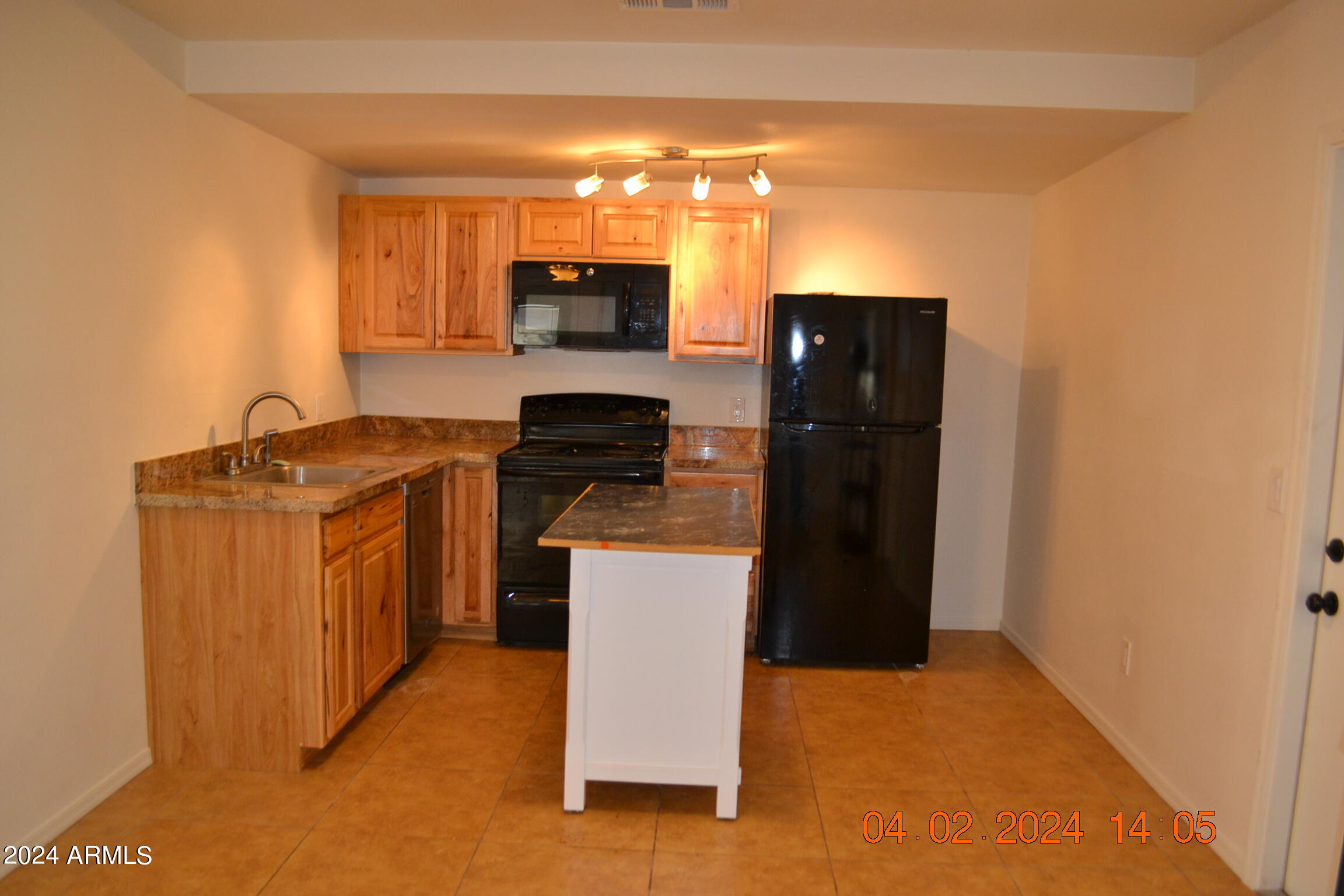 427 E FRIAR Avenue # 6