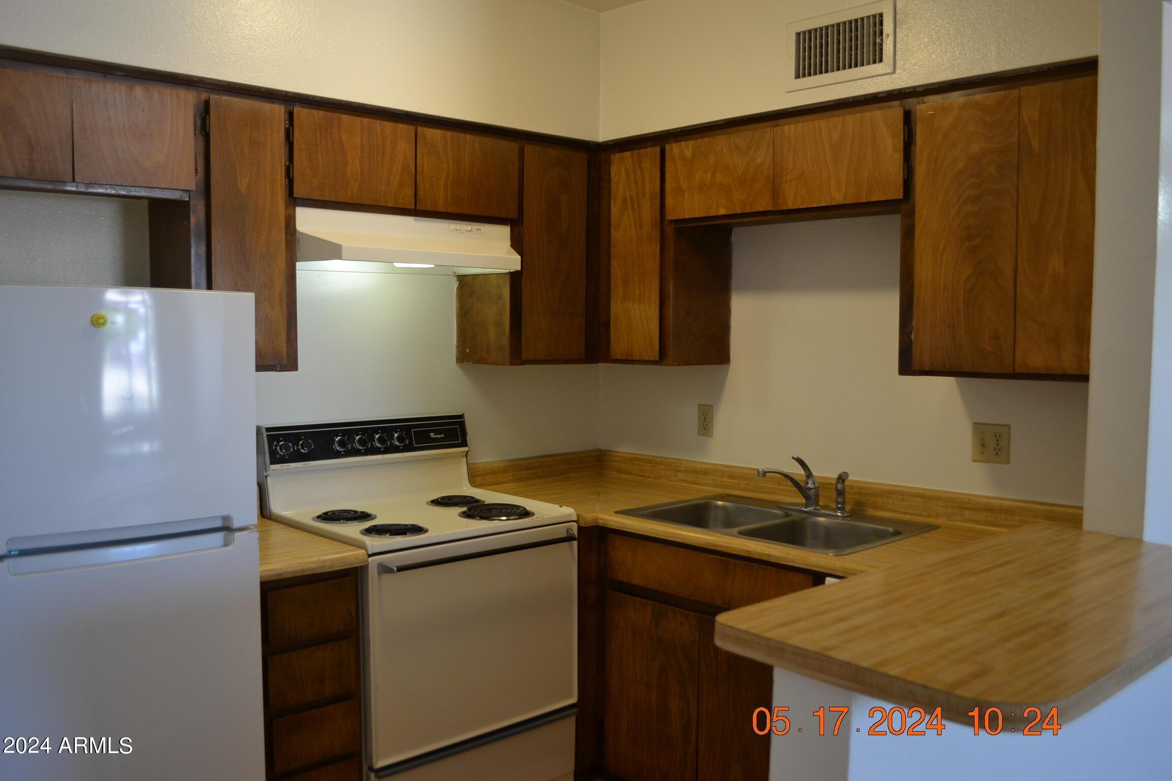 585 W 20TH Avenue # 1