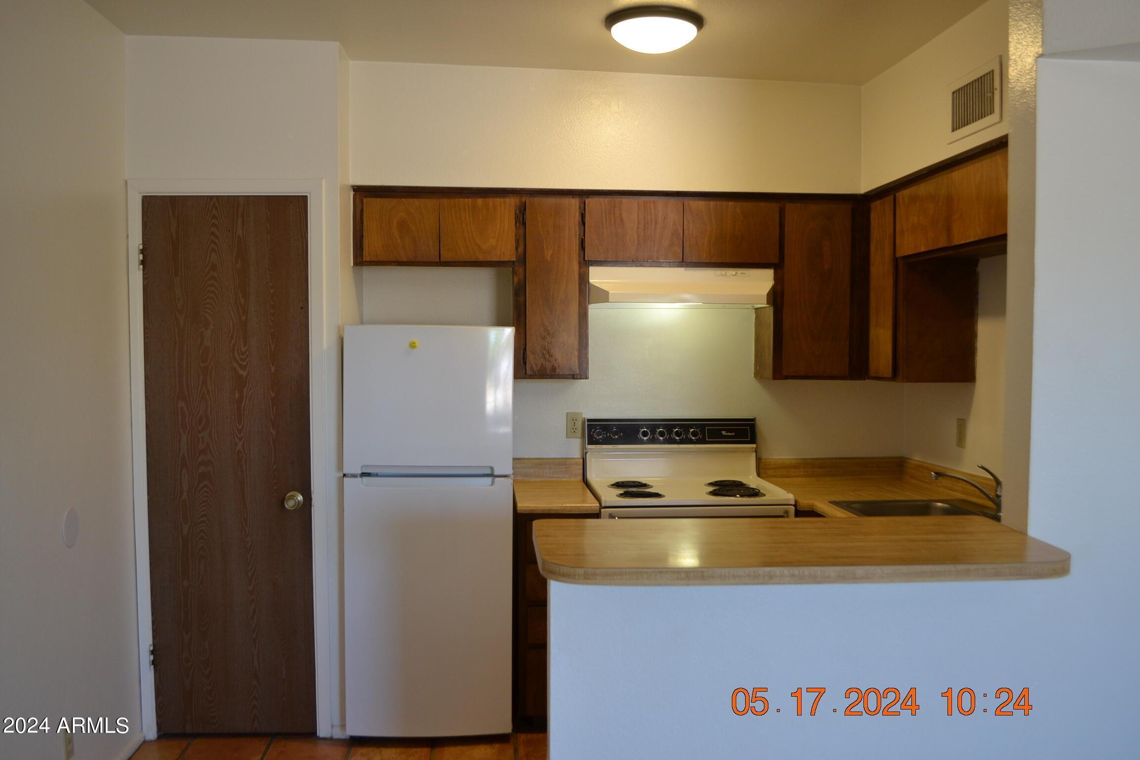 585 W 20TH Avenue # 1