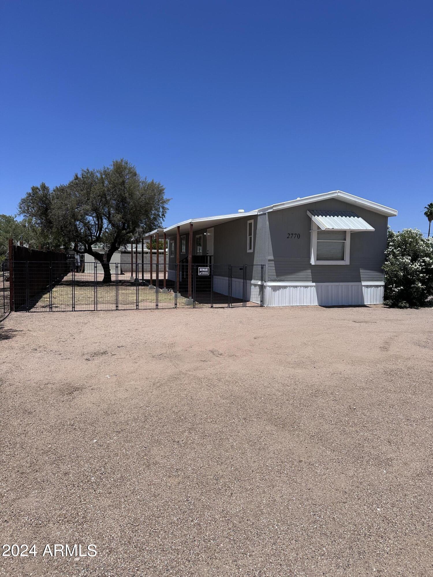 2770 W SMOKETREE Street