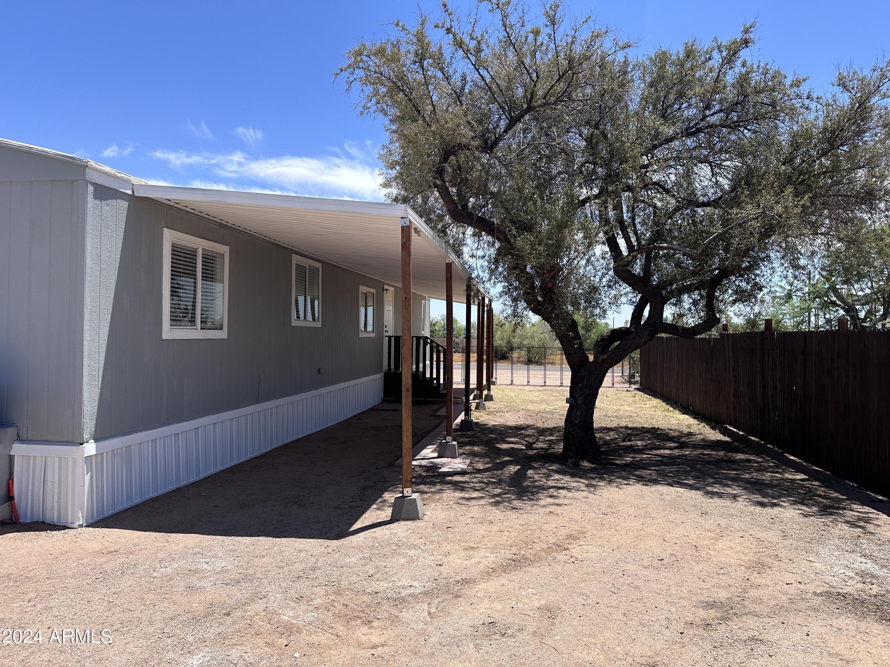2770 W SMOKETREE Street