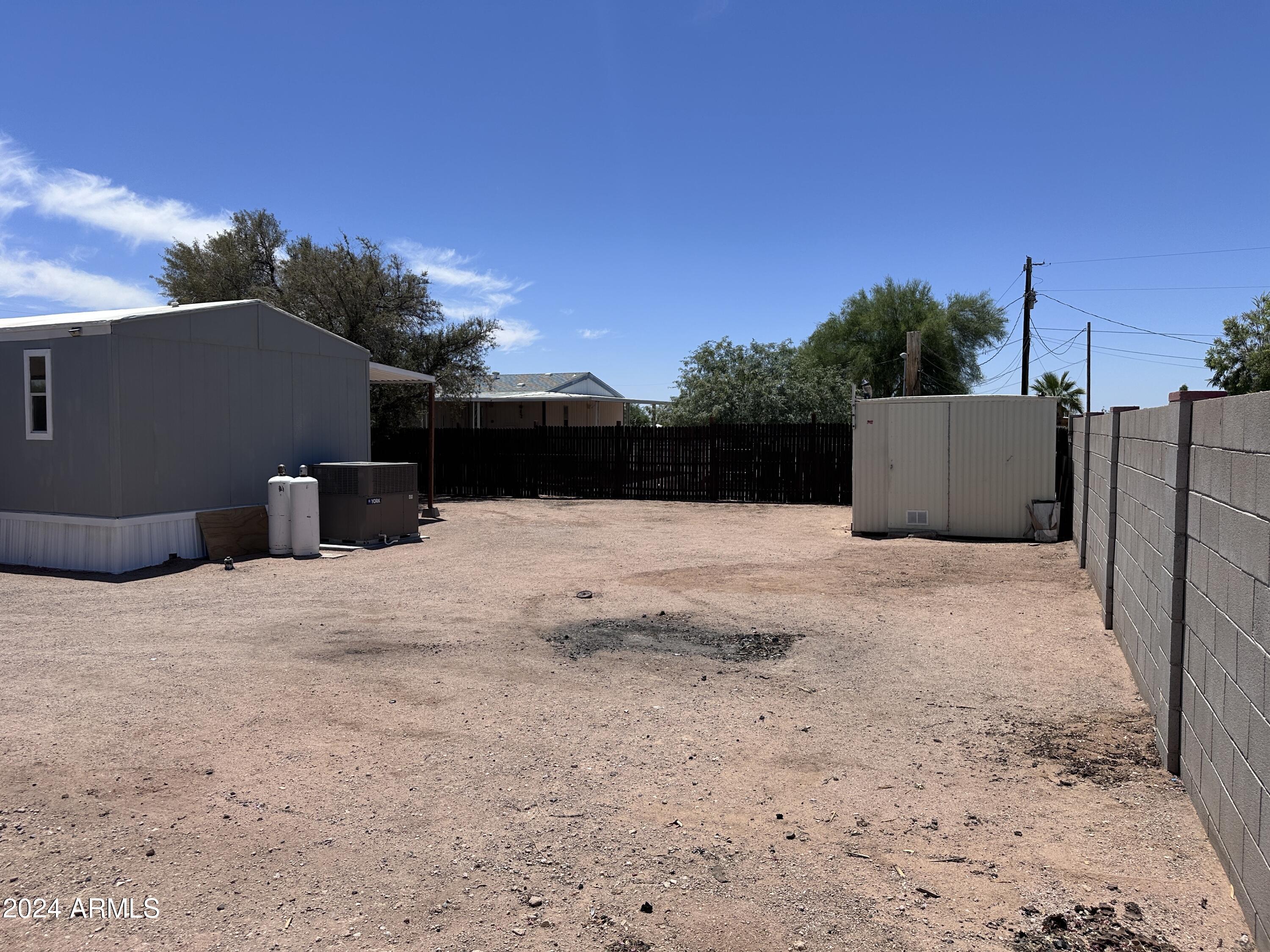 2770 W SMOKETREE Street