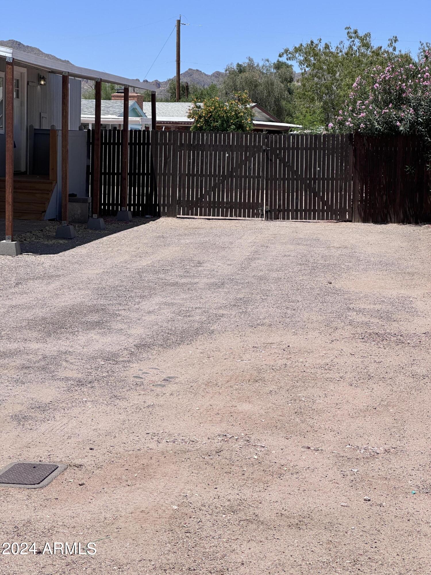 2770 W SMOKETREE Street