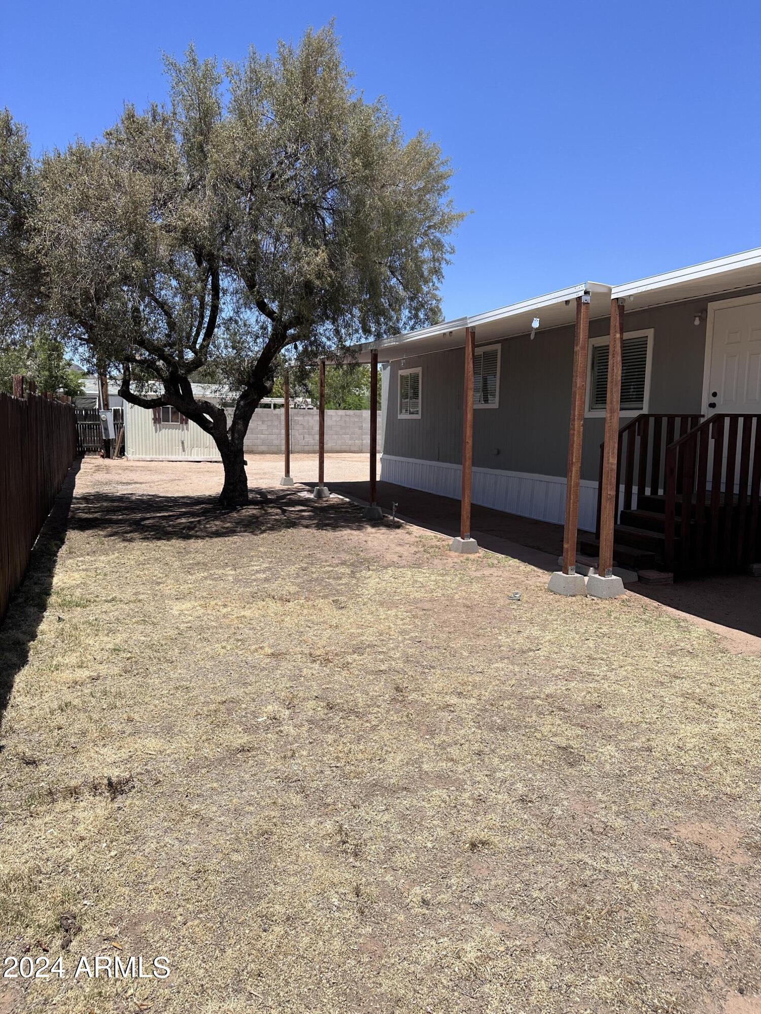 2770 W SMOKETREE Street