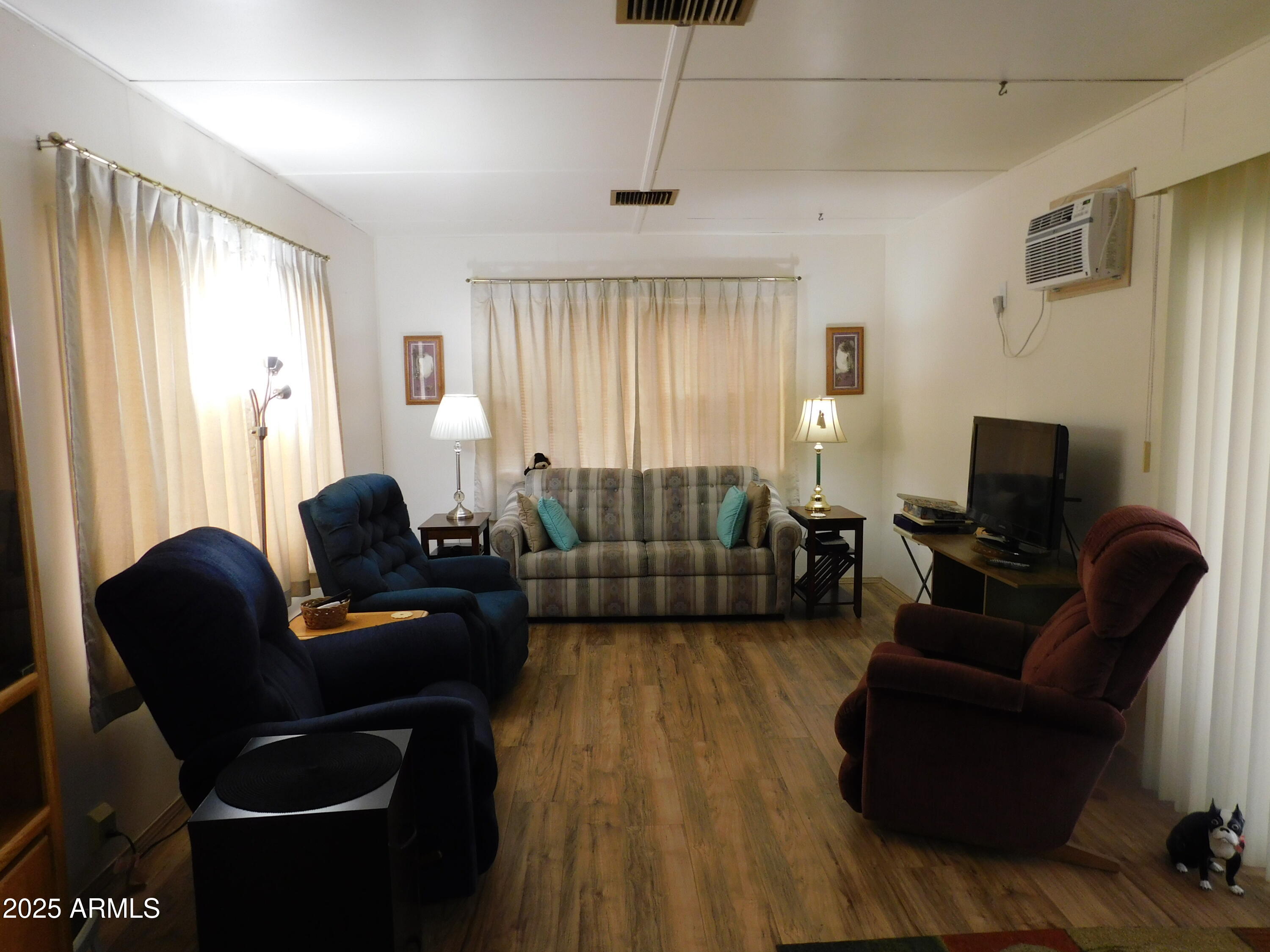 925 N Plaza Drive, 24