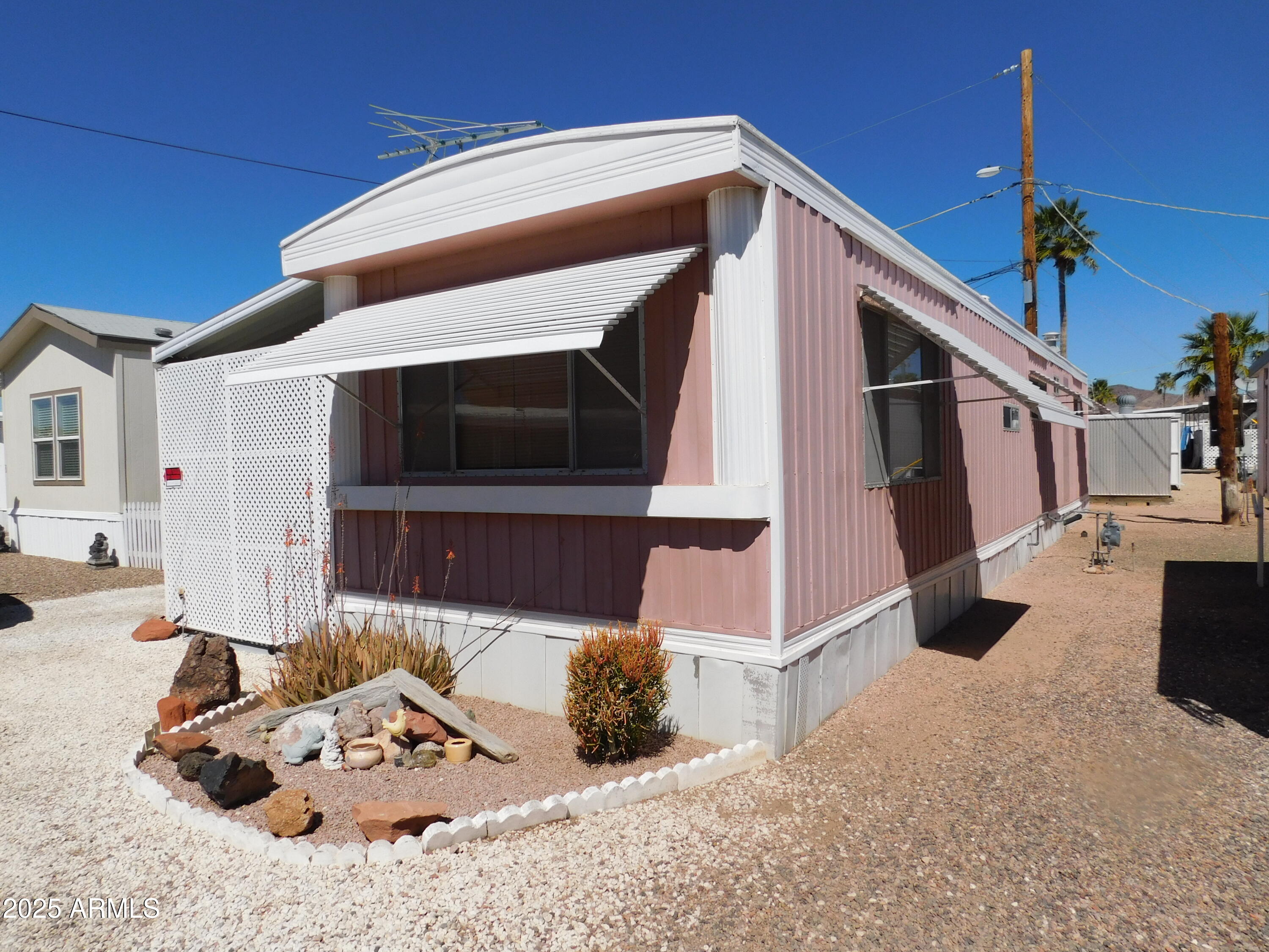 925 N Plaza Drive, 24