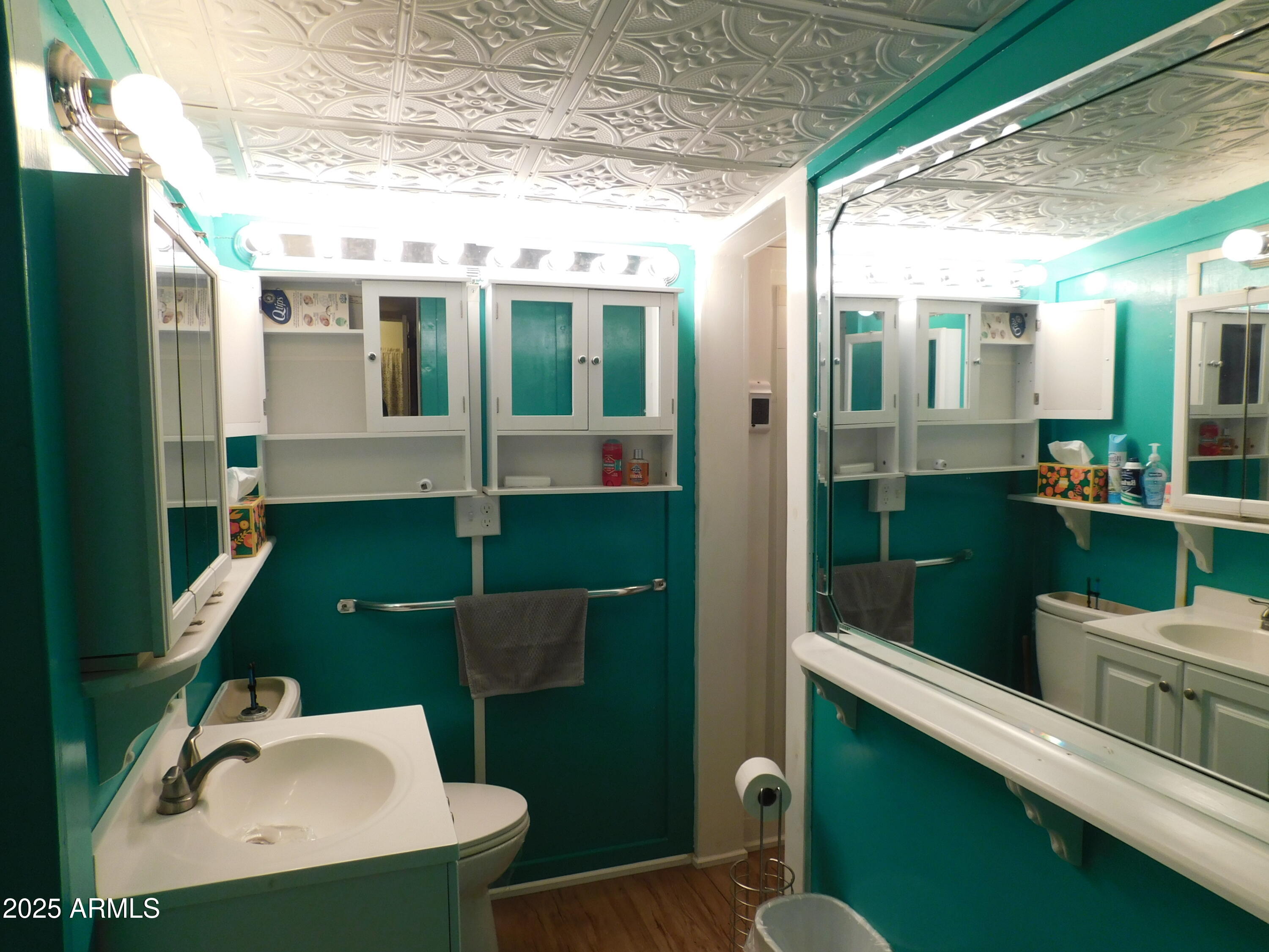 925 N Plaza Drive, 5