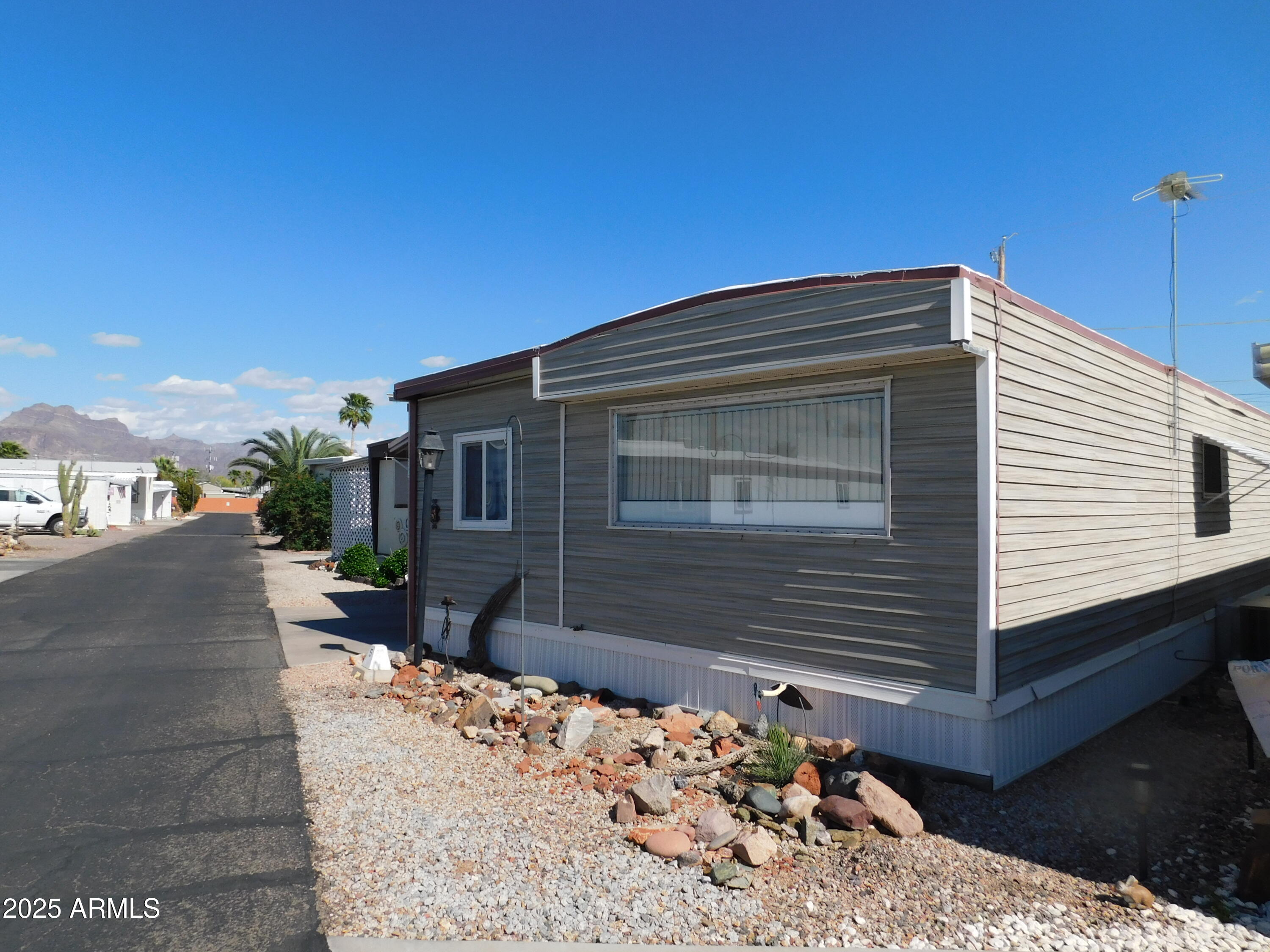 925 N Plaza Drive, 5