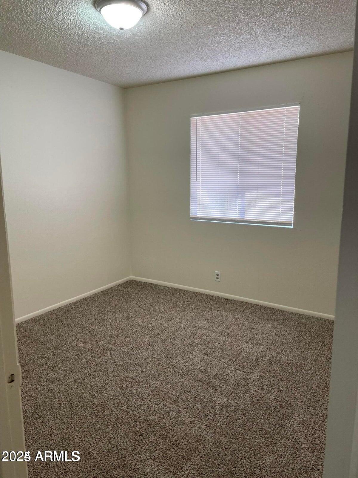 585 W 20TH Avenue, 4
