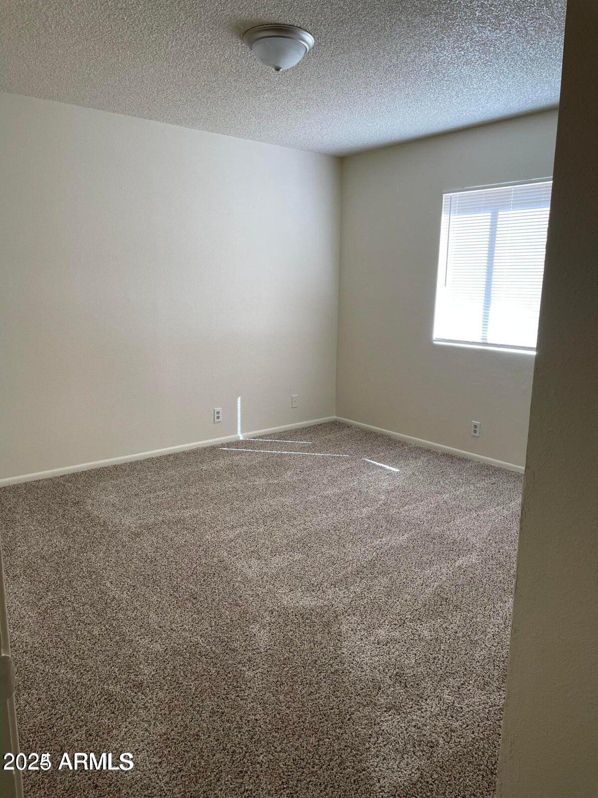 585 W 20TH Avenue, 4